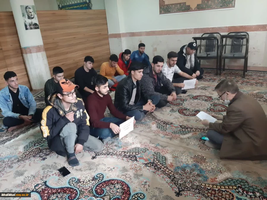 جلسه مشاوره ی حضوری دانشجویان عزیز قبل از امتحانات پایان ترم  توسط مشاور محترم آموزشکده فنی وحرفه ای پسران خلخال جناب آقای عظیمی  روز دوشنبه مورخ 1401/10/05 4