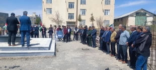 تجمع اساتید، دانشجویان و کارکنان دانشگاه های شهرستان خلخال  با حضور آموزشکده ملی مهارت پسران خلخال 
 
در محکومیت جنایات و اقدامات وحشیانه رژیم غاصب صهیونی و حامیان آن  در غزه و حمایت از مردم و مومنین مظلوم غزه    4