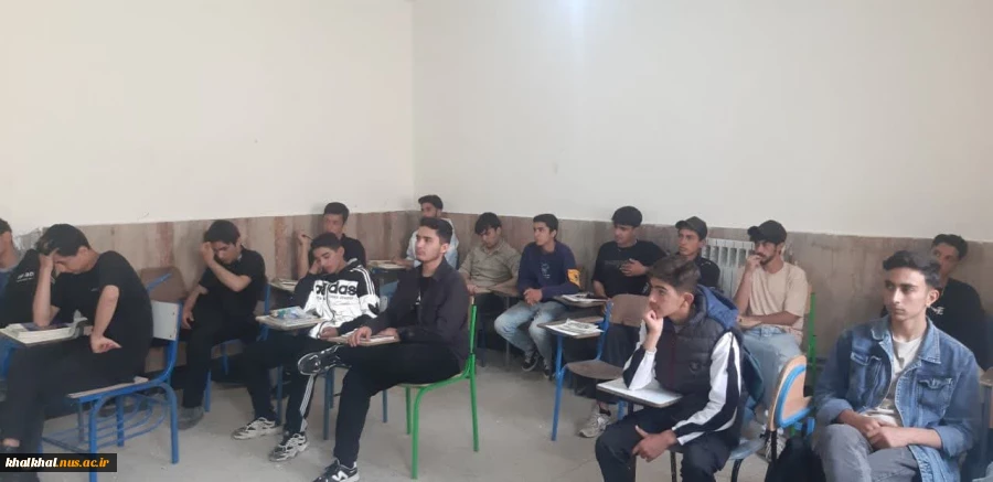 اجرای برنامه‌های هدایت تحصیلی و ارتقای سطح آگاهی هنرجویان هنرستان ها توسط مسئولین دانشگاه 4