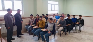 اجرای برنامه‌های هدایت تحصیلی و ارتقای سطح آگاهی هنرجویان هنرستان ها توسط مسئولین دانشگاه 4