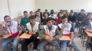 کلاس آموزشی (امداد و نجات) توسط کارکنان هلال احمر شهرستان خلخال به دانشجویان و کارکنان در آموزشکده پسران خلخال در هفته پدافند غیر عامل برگزار گردید. 2