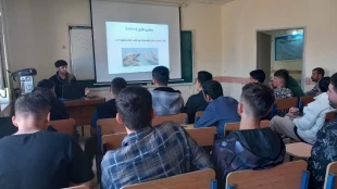 در اجرای بخشنامه HSE کلاس آموزشی (بیماری های واگیردار و پاندومی) توسط کارکنان دانشکده علوم پزشکی شهرستان خلخال به دانشجویان و کارکنان در آموزشکده پسران خلخال در هفته پدافند غیر عامل برگزار گردید.   4