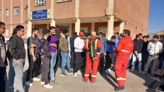 کارگاه آموزشی «اطفای حریق» توسط کارکنان سازمان آتش نشانی شهرستان خلخال برای دانشجویان و کارکنان  آموزشکده پسران خلخال در هفته پدافند غیر عامل برگزار شد.