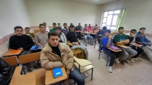 برگزاری کارگاه "آموزش مهارت های زندگی "و"آموزش مهارت خودشناشی "توسط آقای اکبرزاده مشاور محترم آموزشکده پسران خلخال 
 4