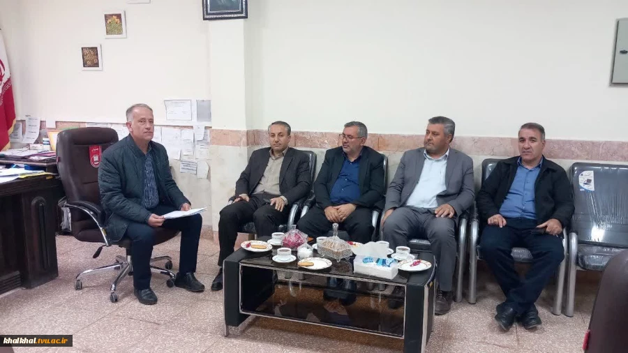 حضور آقای مردی معاون برنامه ریزی و هماهنگی امور عمرانی فرمانداری خلخال به همراه آقای صالحی مدیر آموزش وپرورش منطقه خلخال در آموزشکده پسران خلخال 3