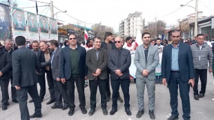 همگام و همراه با اقشار مختلف مردم؛
حضور خانوادگی کارکنان و اساتید آموزشکده ملی مهارت پسران خلخال در نمایش عظیم اقتدار ملی در رزمایش سراسری جان_فدا برای ایران امام رضایی 3