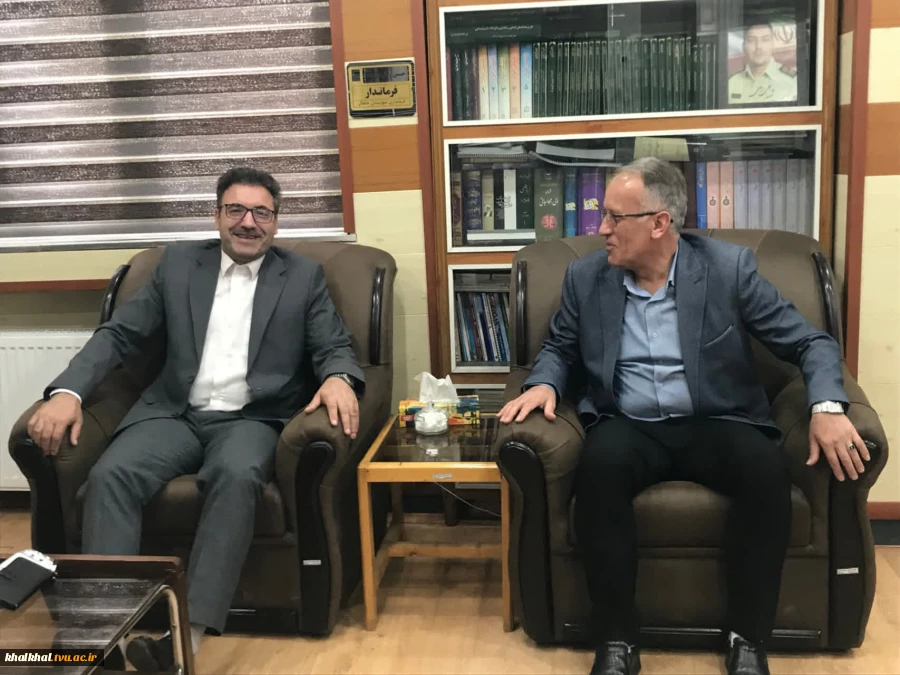 آقای غلامرضا توکلی رئیس آموزشکده ملی مهارت پسران خلخال با دکتر حسین وطن‌دوست فرماندار شهرستان خلخال دیدار و گفت‌ و گو کرد 2