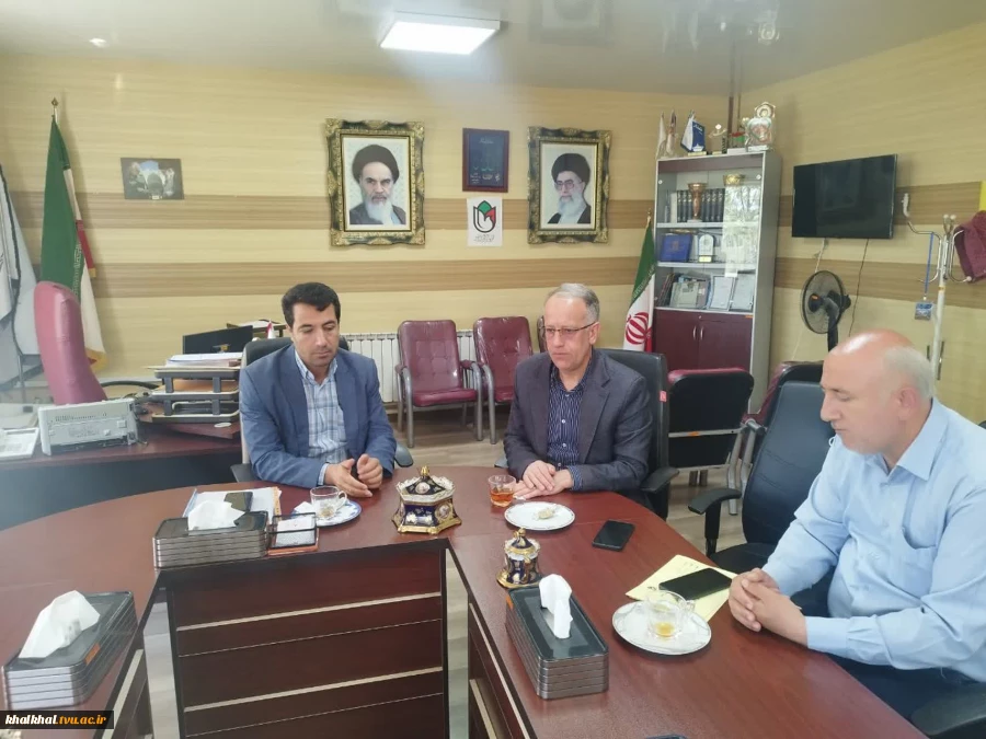 دیدار صمیمی رئیس دانشگاه ملی  مهارت شهرستان خلخال و همکاران با مهندس کاظمی شهردار خلخال در زمینه مسائل و موارد فی مابین   3