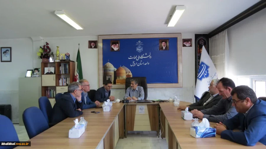 در جریان بازدید دکتر کلباسی معاون آموزشی دانشگاه 4