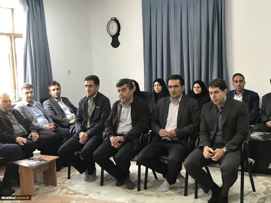 دیدار آقای توکلی رئیس آموزشکده پسران خلخال در معیت جناب آقای وطن دوست فرماندار محترم شهرستان خلخال با حجت الاسلام والمسلمین حاج آقای قدسی امام جمعه محترم شهرستان خلخال به مناسبت هفته دولت  4