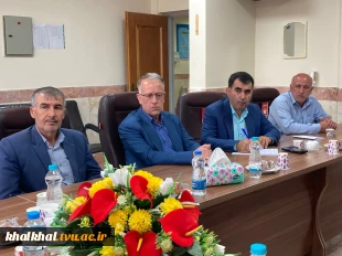 مقارن با بازگشایی دانشگاهها جلسه ای با حضور روسا و اعضا دانشگاههای شهرستان خلخال در خصوص تهدیدات ، چالش ها و فرصت ها با حضور معاون سیاسی وامنیتی فرماندار ی خلخال در دفتر ریاست آموزشکده پسران خلخال برگزار شد .
 5