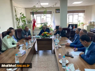 مقارن با بازگشایی دانشگاهها جلسه ای با حضور روسا و اعضا دانشگاههای شهرستان خلخال در خصوص تهدیدات ، چالش ها و فرصت ها با حضور معاون سیاسی وامنیتی فرماندار ی خلخال در دفتر ریاست آموزشکده پسران خلخال برگزار شد .
 7
