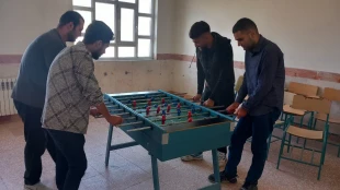 همزمان با  آغاز هفته تربیت بدنی  مسابقات تنیس رومیز،دارت و فوتبال دستی در آموزشکده پسران خلخال با حضور کارکنان، اساتید و دانشجویان برگزار گردید.
 3
